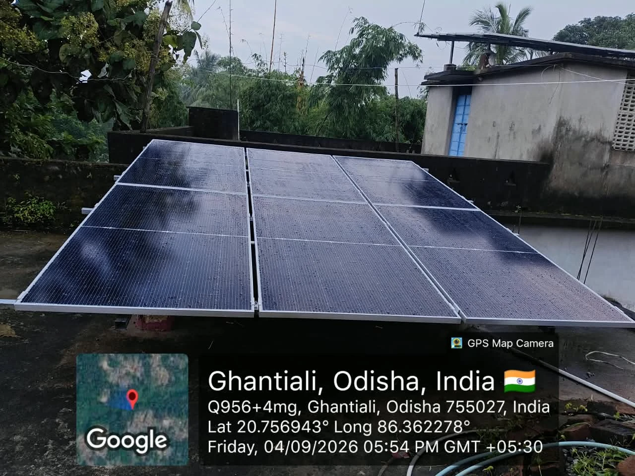 Rooftop photovoltaic installation at the 3 kW HELLOCON residential project in Ghantiali